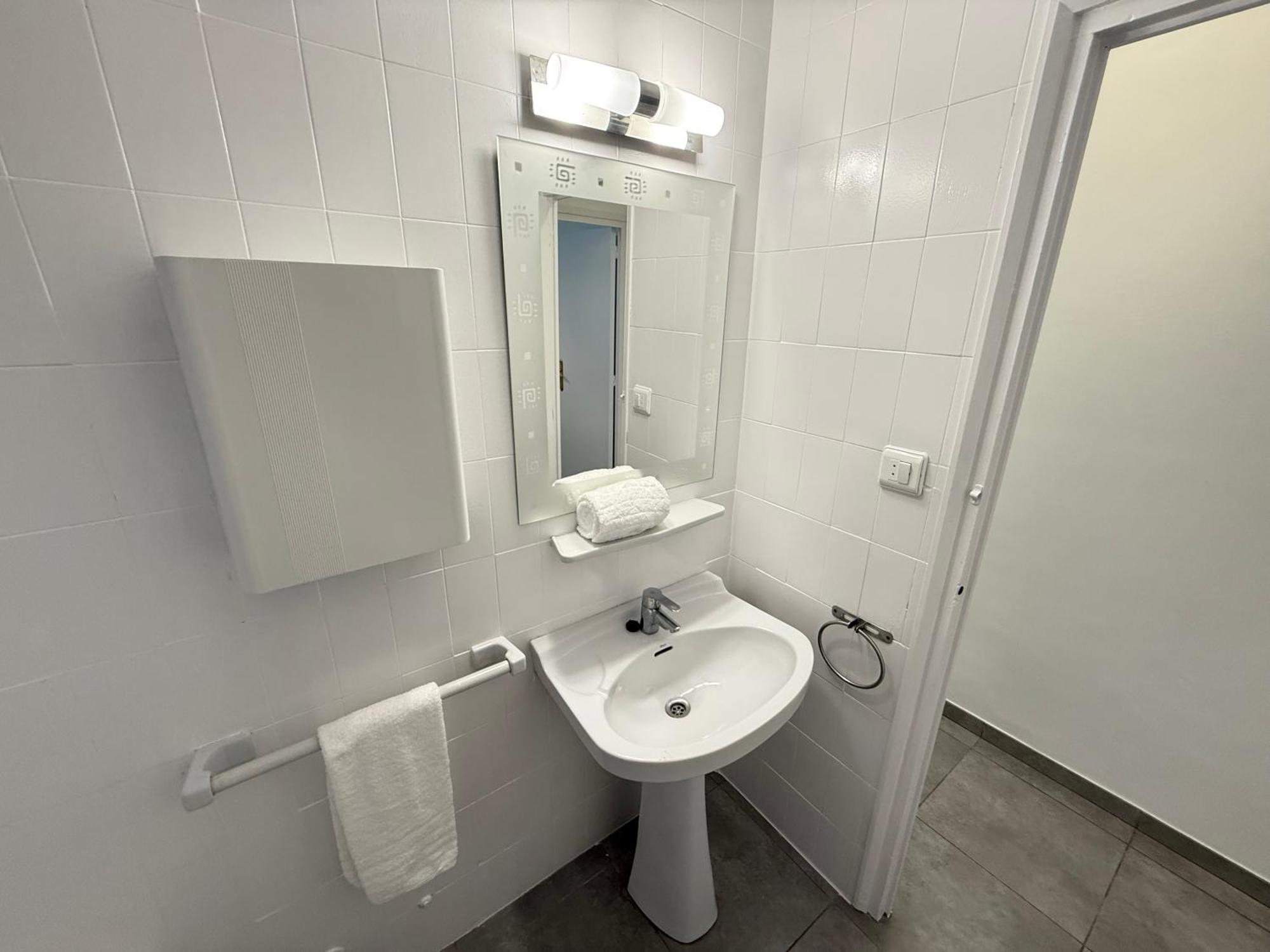Ferienwohnung Agi Macia Centro Roses Exterior foto